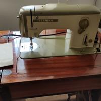 Macchina da cucire Bernina Favorit KL 742