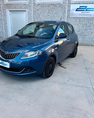 Ypsilon 1.0 FireFly 5 porte S&S Hybrid Silver