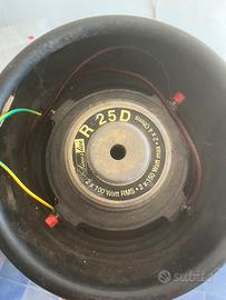 Subwoofer e amplificatore per auto