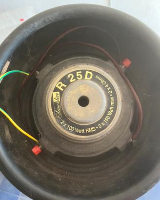Subwoofer e amplificatore per auto