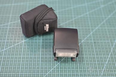Flash Nikon SB-400 originale con custodia
