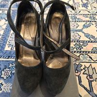 scarpe scamosciate nere