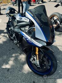 Yamaha R1 M
