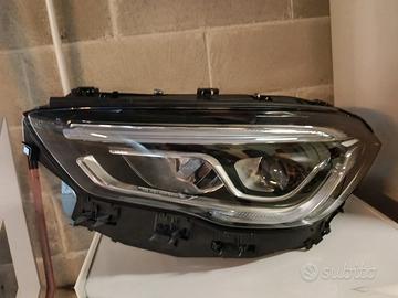 Faro / Proiettore sx Mercedes GLA