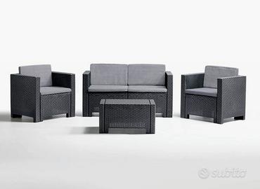 set divani da esterno con tavolino