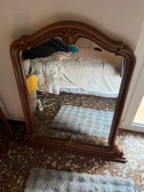 Specchio con cornice in legno