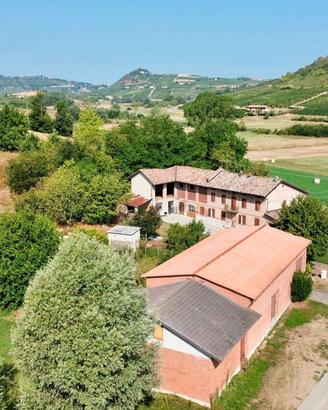 Magazzino con rustico ,Agliano Terme 