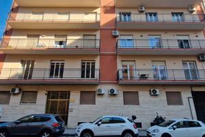 PIAZZA LINCOLN ampio 6 VANI terrazzo a livello