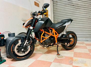 KTM DUKE 690