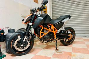 KTM DUKE 690