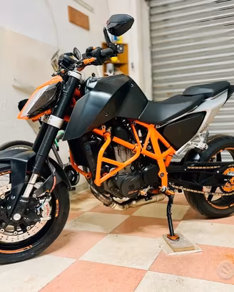 KTM DUKE 690