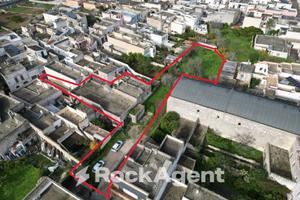 LOCALE DA RISTRUTTURARE CON ANNESSO TERRENO EDIFIC