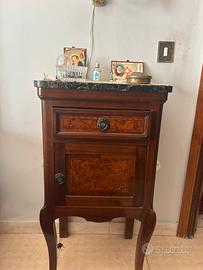 Coppia di comodini risalenti all’800