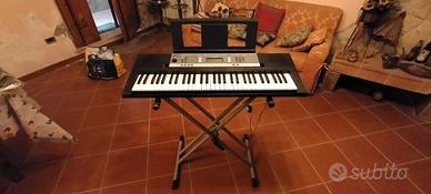 Pianola Yamaha YPT 240