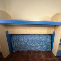 Struttura letto a castello con scala nuvoletta