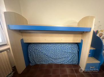 Struttura letto a castello con scala nuvoletta