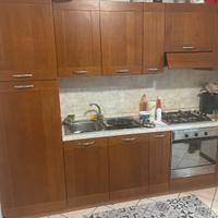 Cucina in legno 220 cm (con possibilita di frigo)