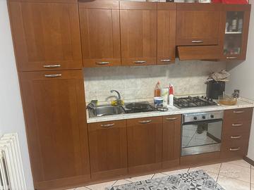 Cucina in legno 220 cm (con possibilita di frigo)