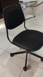 tavolino PC e sedia a rotelle 