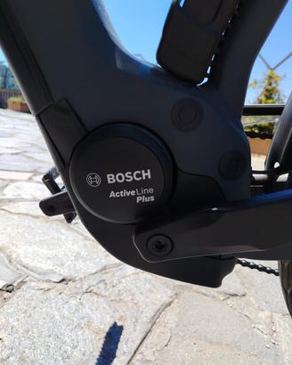 bici a pedalata assistita CUBE