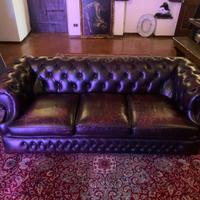 Divano chesterfield tre posti