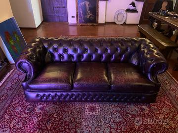 Divano chesterfield tre posti