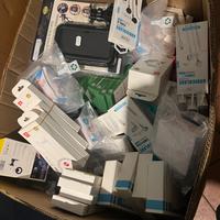 Cover, alimentatori e cavi per telefoni 手机维修店的产品