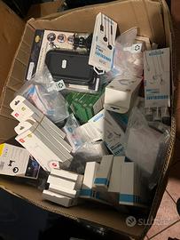 Cover, alimentatori e cavi per telefoni 手机维修店的产品