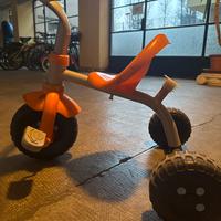 Triciclo bambini arancione, ben funzionante