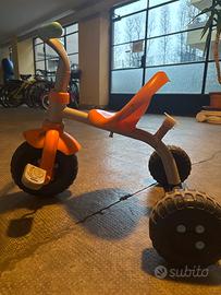 Triciclo bambini arancione, ben funzionante