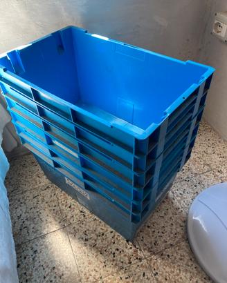 Casse in plastica con coperchio impilabili N 6