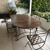Tavolo in corten con 6 sedie