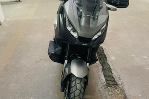 La moto si presenta bene