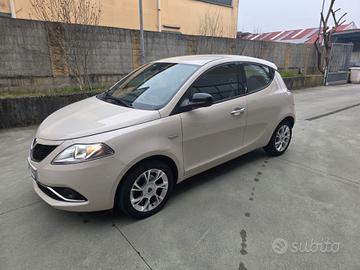 Lancia Ypsilon 1.2cc 69cv 5 porte Gold