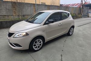 Lancia Ypsilon 1.2cc 69cv 5 porte Gold