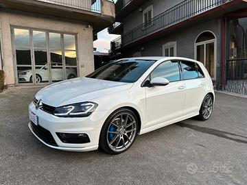 Volkswagen Golf 2.0 TDI 150 CV ALLESTIMENTO R-LINE