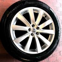 4 PIRELLI SCORPION WINTER  + 4 CERCHIONI LEGA 19"