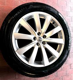 4 PIRELLI SCORPION WINTER  + 4 CERCHIONI LEGA 19"