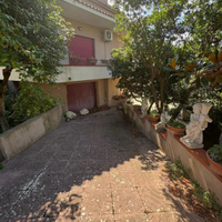 Villetta con giardino