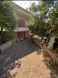 Villetta con giardino