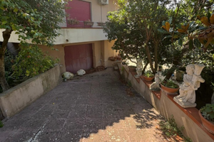 Villetta con giardino