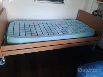 letto e poltrona anziani