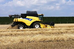 Mietitrebbia new holland cr 9060 elevation