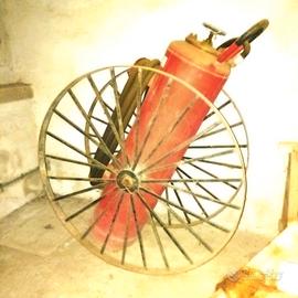 Antique fire extinguisher-Antico estintore Meteor
