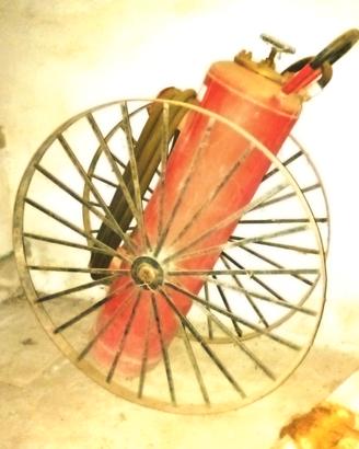 Antique fire extinguisher-Antico estintore Meteor