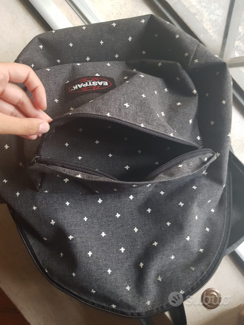 Zaino eastpak hot sale a pois