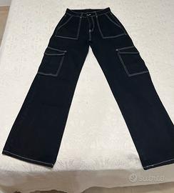 Pantalone carogo nero con cuciture bianche