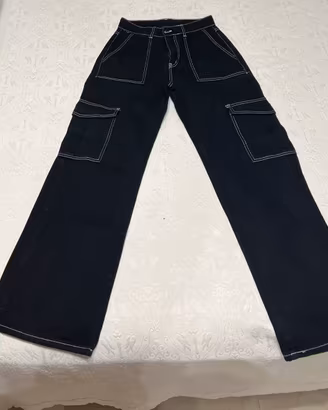 Pantalone carogo nero con cuciture bianche