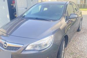 Opel Astra J