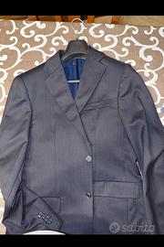 Abito da uomo blu notte